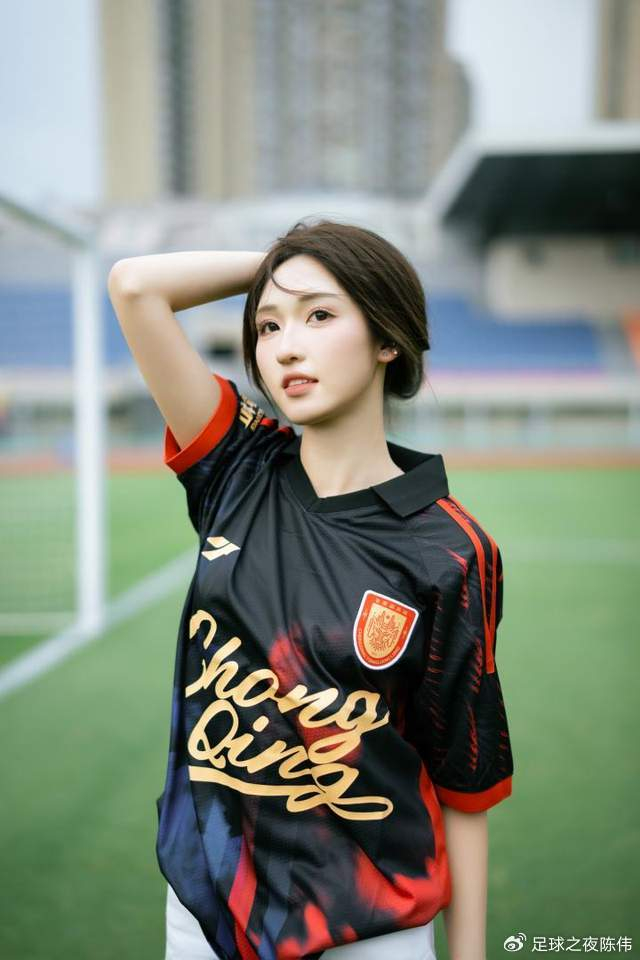 体育赛事直播-中超16强巡礼·重庆铜梁龙：中超最嫩主帅，带最年轻的队|中甲|向余望|李镇全|张志雄|黄希扬_新浪体育_新浪新闻